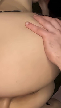 ホットな熟女のためのサプライズアナル - キャンディミレディ