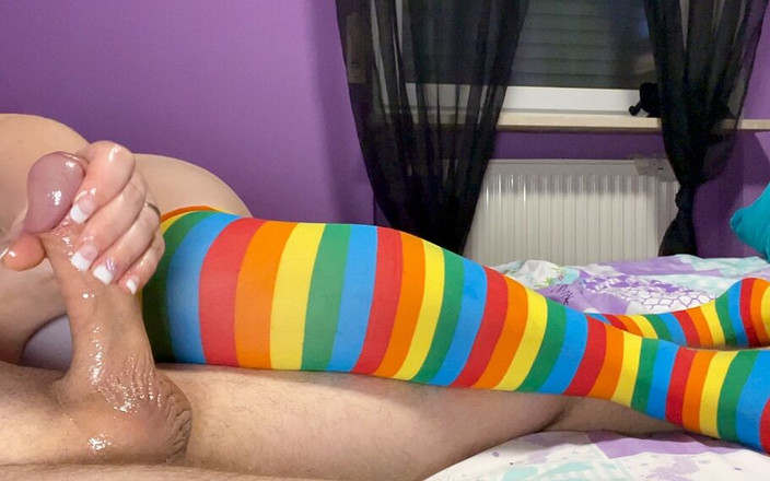 Princess Jeanne: सेक्सी मोज़े में पत्नी और अच्छी हाथों वाली चुदाई