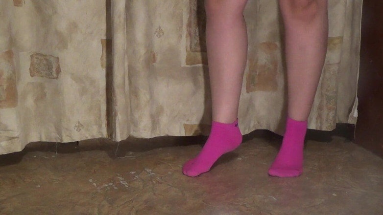 Goddess Misha Goldy: Feets , calf muscle and walking on toes fetishes in cute...