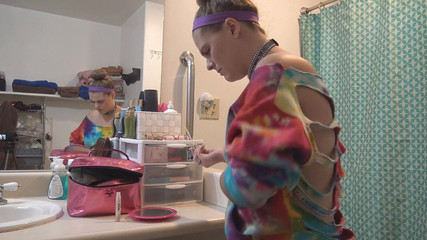 Tropical Lust: Kendra sluipt naar buiten