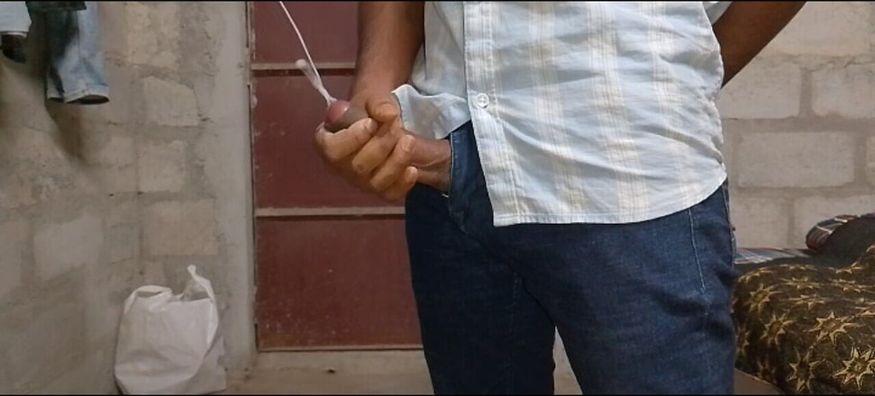 Banti: 私のガールフレンドは私をだまし、私は落ち込んでいます。だからオナニーしてるんだよ。