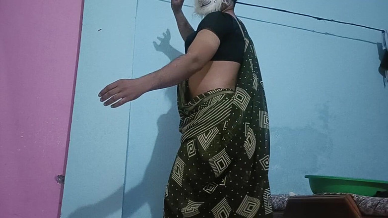 LovedSunsine1990: Měl jsem sex v oblečení své ženy