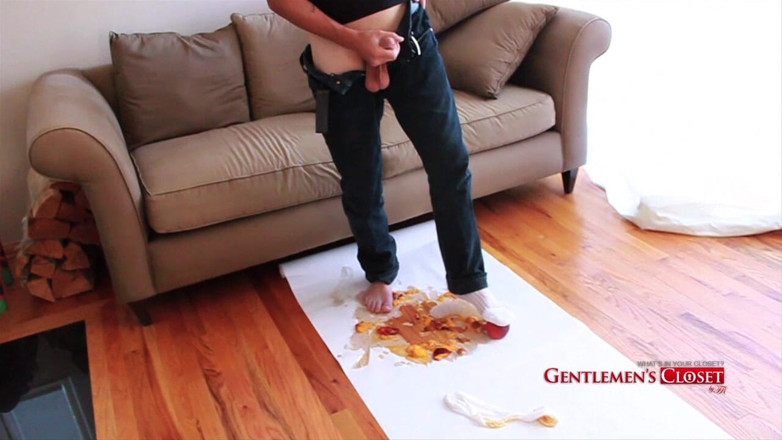 Gentlemen's Closet: Peaches Cream 02