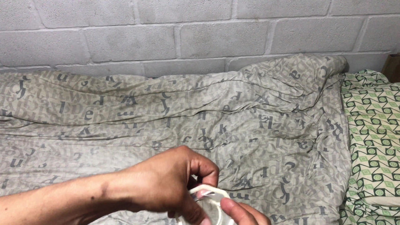 i7Bernard: 女用避孕套。