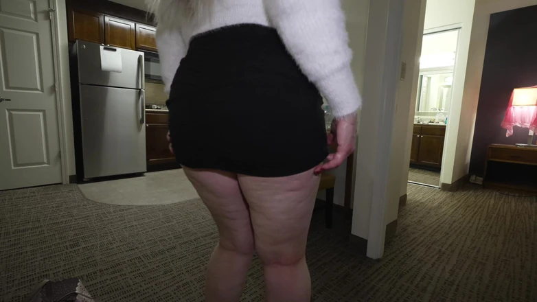 TabithaXXX: Busty MILF fucks to pay rent