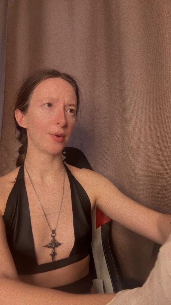 Skinny_lady69: Verificando sua bunda