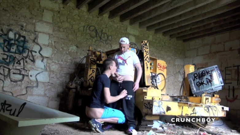 EXHIB BOYS: Webcam in exhib cruising with Jess and John
