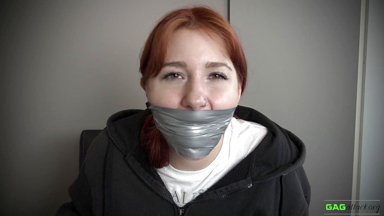 Gag Attack: 빨간 폭시 - PVC 테이프 개그