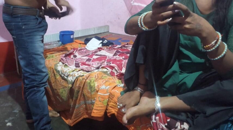 Sobha rani: Parte due migliori amici scopano con village bhabhi