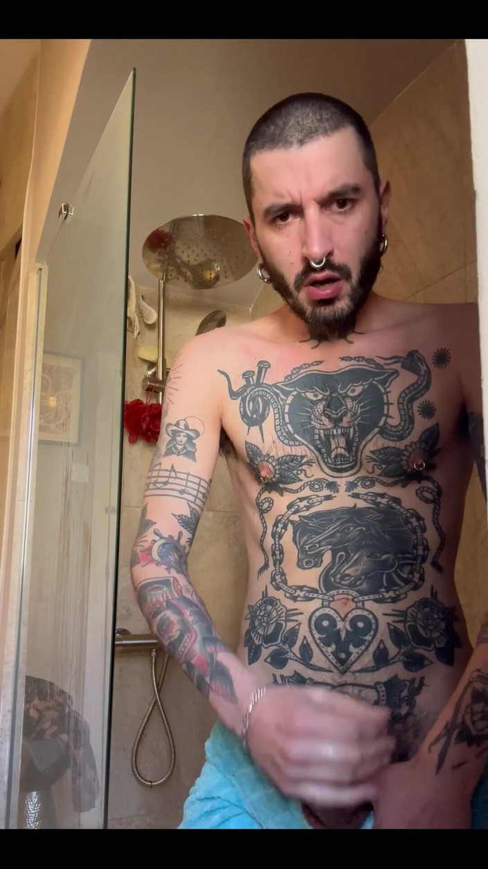 Stallion papi: Shower with me babe