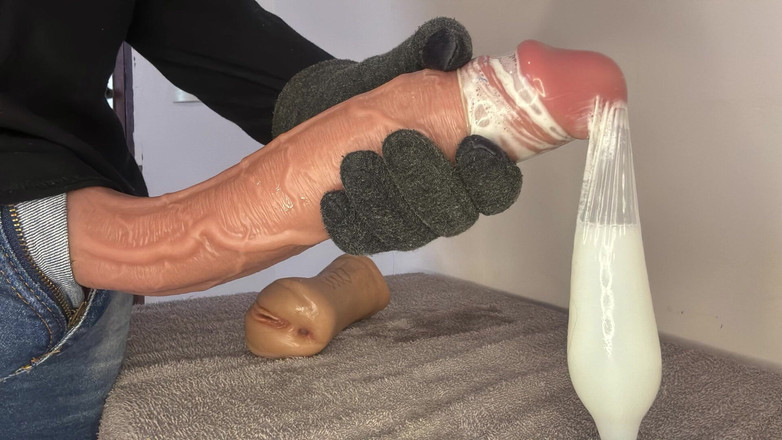 Greedy truck: Super cane - velký péro s 29 centimetry stříkání non-stop.