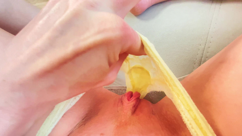 ArinaMills: Chatte mouillée irréelle - sons d’asrm et orgasme palpitant