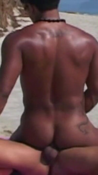 Femeie latino twink se fute fără prezervativ cu prietenul