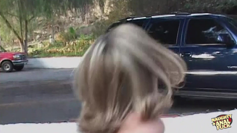 Naughty anal fuck: File çoraplı güzel bir esmer adam sıkı götünü sikerken adama teşekkür...