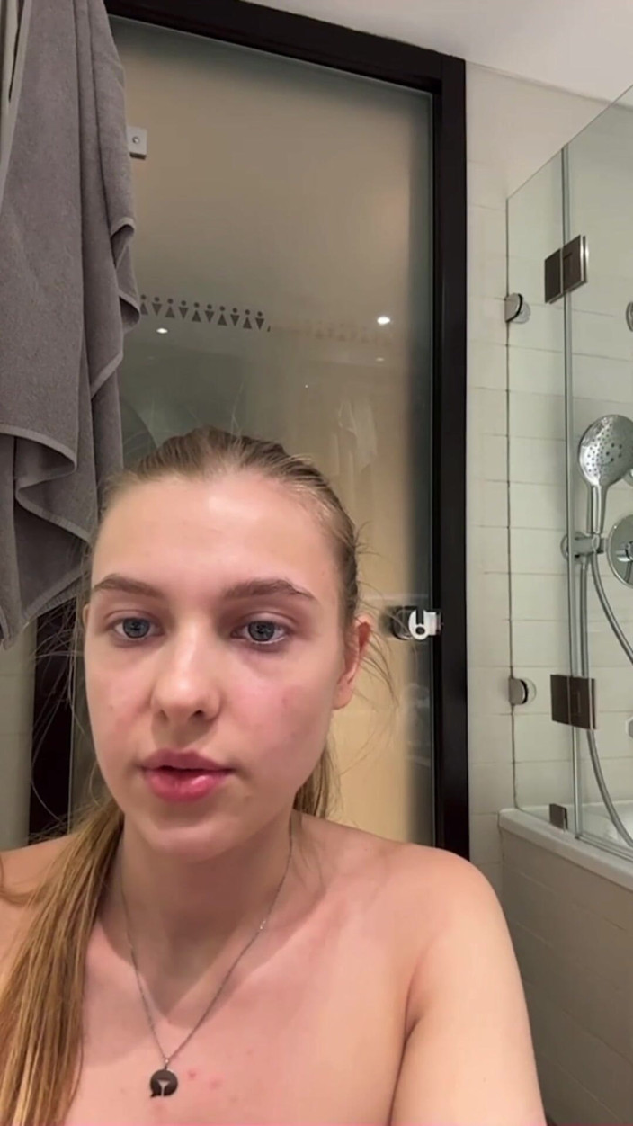JuiceLussie: Anal çok sert sikiliyor