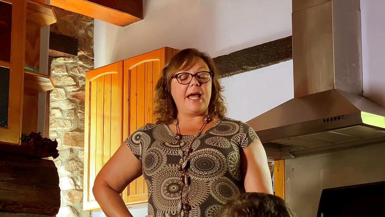 Mistress April: Stăpâna dominatoare April - o viață la picioarele ei, partea 1