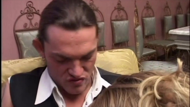 Inhonorof porn: Zuerst Tanzt Sie Für Sie, Dann Wird Sie Von Ihrem...