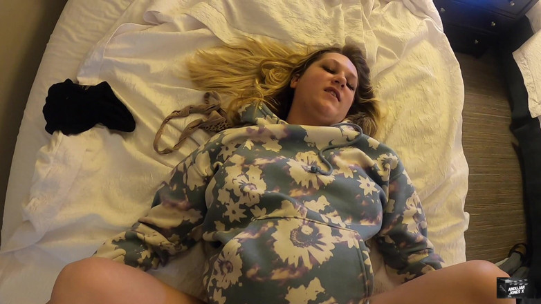 Breed-My-Hotwife: Pregnant Housewife Cheats