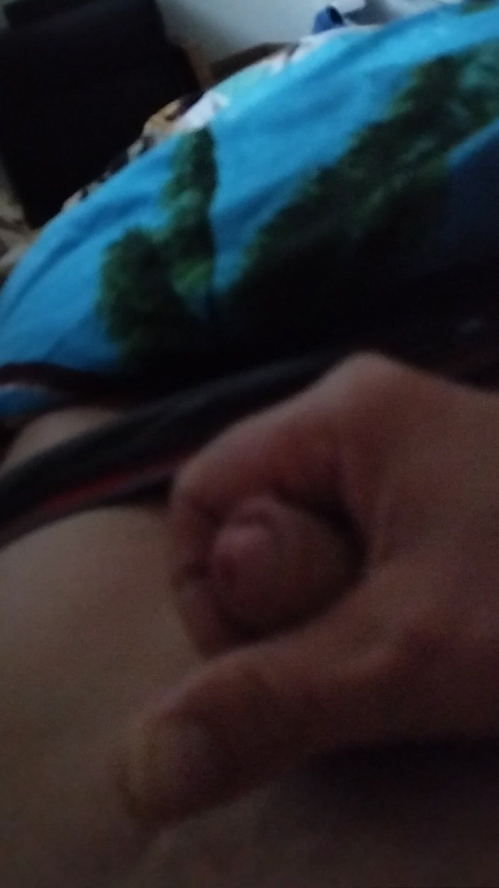 Krismaly85: 私は私のペニスをノックオフされるのが大好きです