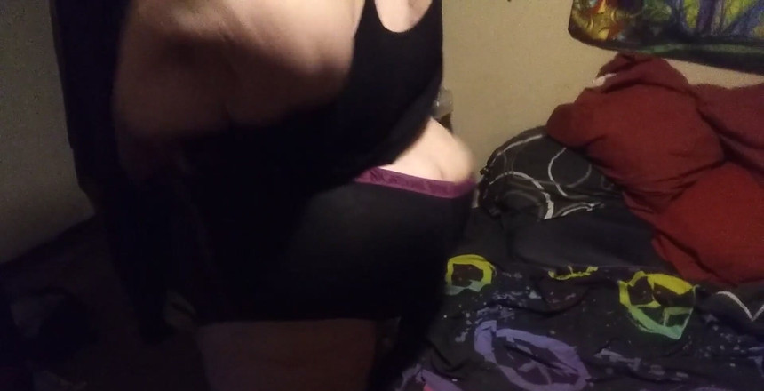 Kitty Delgato: Elle essaye un nouveau nody et une culotte