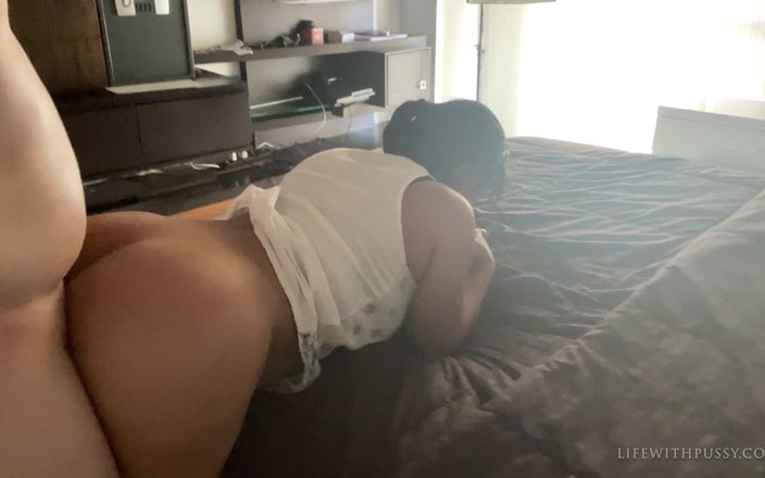 Latinaspy: Femeie latino cu fundul uriaș arată delicios