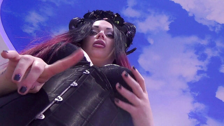 Goddess Misha Goldy: Гігантський суккуб змушує вас кінчити і розчавити!