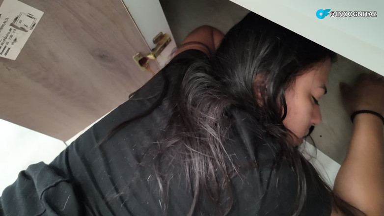 Solo_incognita: Awek Dalam Kesusahan Memerlukan Bantuan