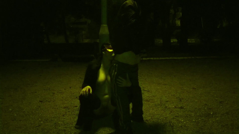 Toilet Mommy: Cowok ini ngocok kontol besar pria ini di wajah dan...