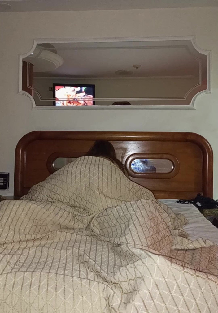 Andromeda89: Ich ging in das zimmer von freund meiner stiefschwester, weil...