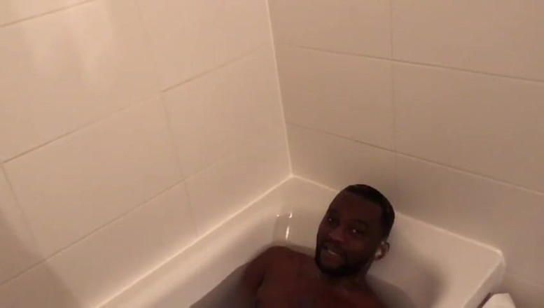 Sjojo Levana: In the bathtubs
