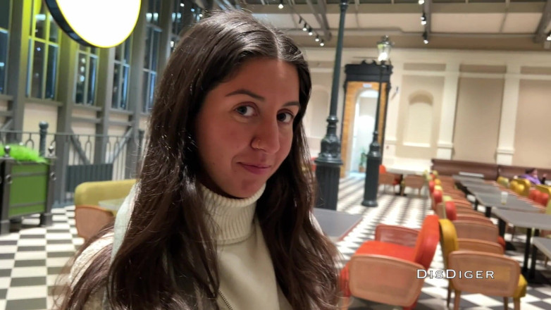 Dis Diger: Real pornô casting em um banheiro público do shopping