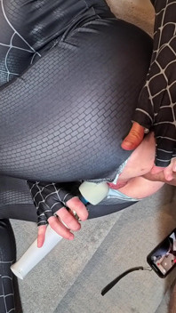Awek labah-labah creampie dubur dengan tetek besar menunggang batang sehingga dia memancut mani. Dubur dimusnahkan oleh batang besar 8inch