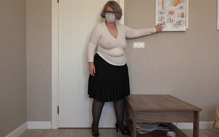 Milf Big Tits: Praktická lekce anatomie: Zralá učitelka učí anální a vaginální penetraci...