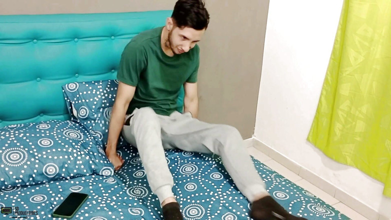 Vayolet: Зведений брат, твій член дуже багатий, трахни мене! - Порно іспанською