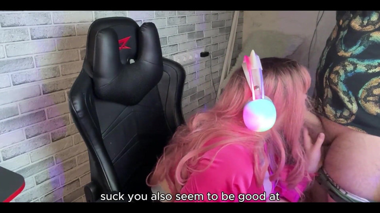 Deylamoons: Shock! a Real Streamer Forgot to Turn off Her Live...