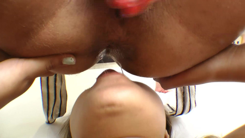 FetishKing: Lesbisk röv slickar Extreeme - Jag vill känna din toungue i...