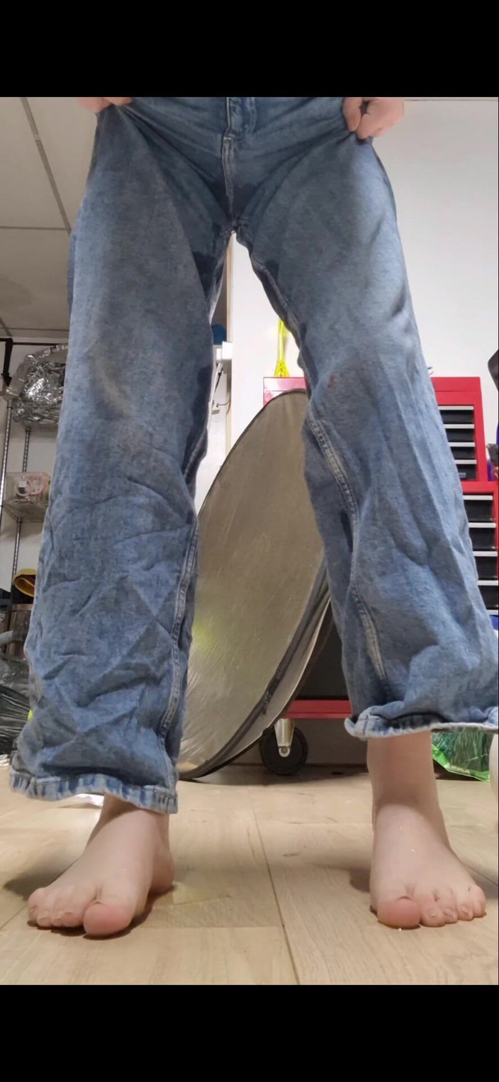 Lillia Cena: Kencing di Kuilt, dalam bin, dalam seluar jeans, dalam seluar...