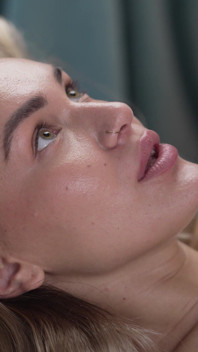 Her Wet Pussy Looks Great in Close-up