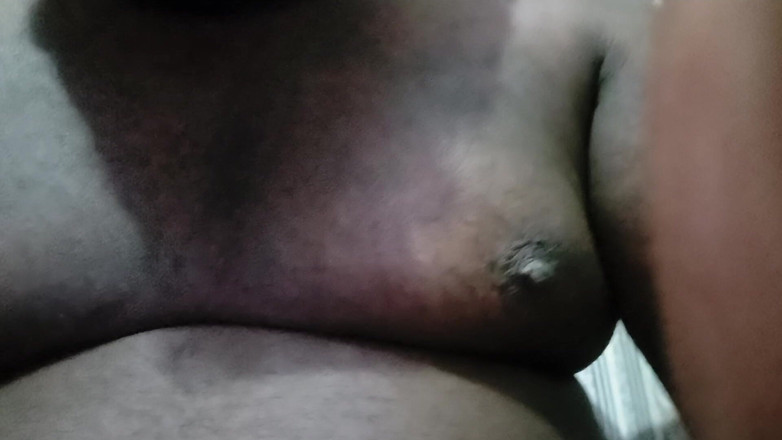 CarvingShovel: 泰米尔男孩热奶子和小便