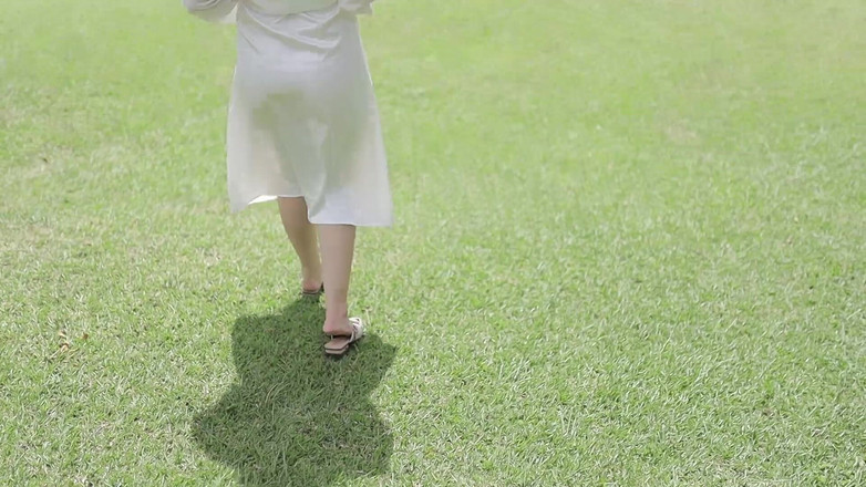 deafheaven666: Mijn eerste openbare video, masturberen in mijn witte satijnen jurk