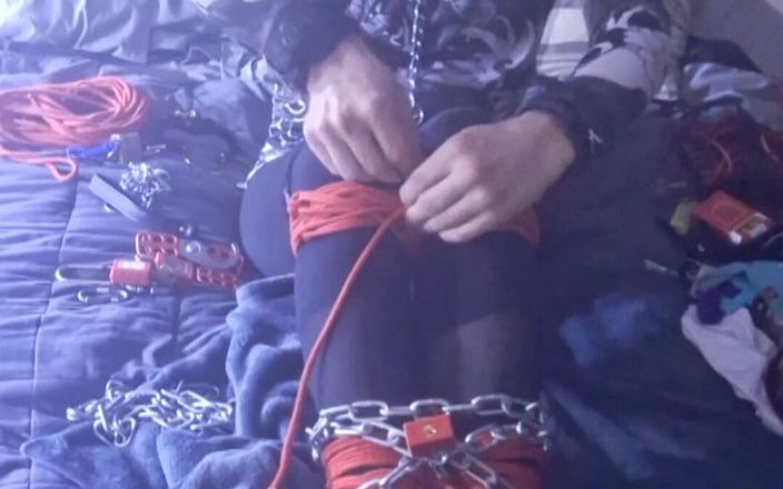 Robert48569: Self Rope bondage acorrenta meias de pata