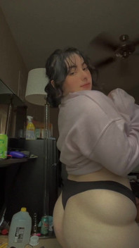 Myslíš, že moje prsa jsou roztomilá?