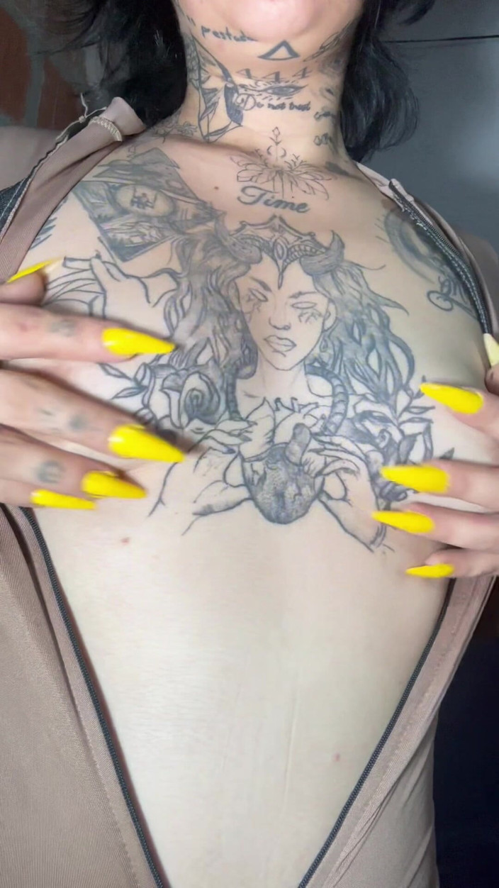Dalyla: Latina Small Tits 153