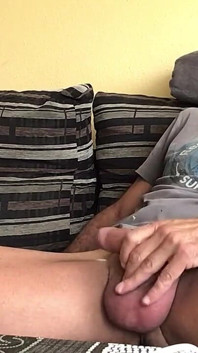 I Come up to My House with a Man in Work Clothes and Give Him a Blowjob Until He Cums in My Mouth