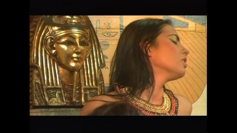 XTime Vod: Gangbang yang sangat menakjubkan dengan si jalang patuh seksi