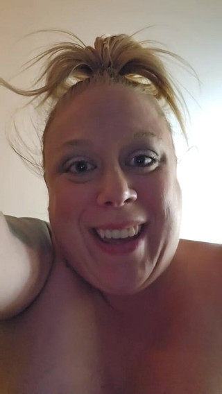 Jenn_sexxii: Gorąca milf mielenie siedząc jebanie wielki dildo