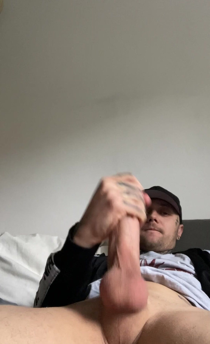 Dickenergy: Young Tattoed Man Jerk off His Big Dick