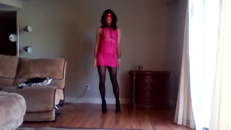 Kelly Smith Crossdressing Play House: Sissy Kelly is showing off her new breast forms