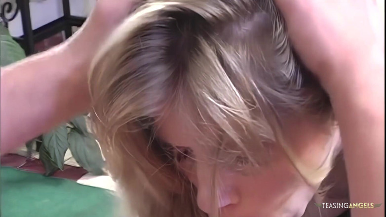 Teasing Angels: Blondine kreunt terwijl ze hardcore anaal doet met een grote...