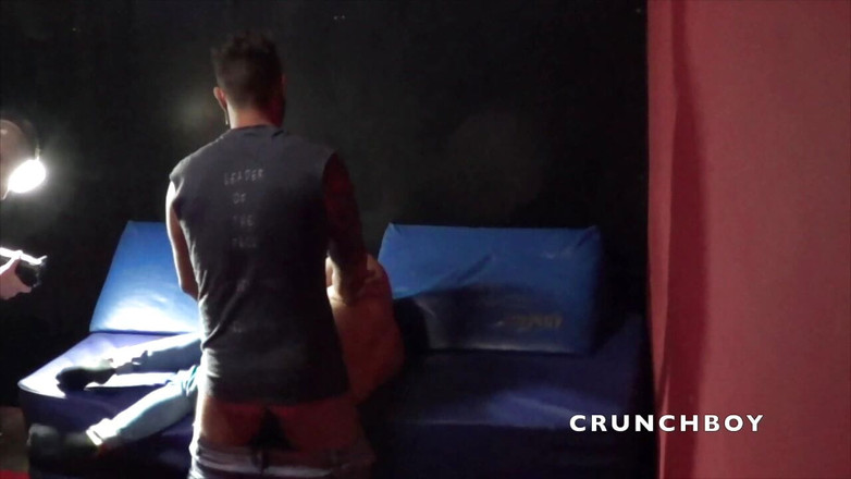 BAREBACK FUCK CLUB: Web kamerası latin babası tarafından korunmasız sikiliyor